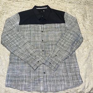 Men’s G by Guess button down. Size XL.